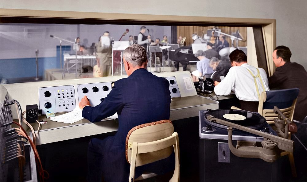 KGO studio console