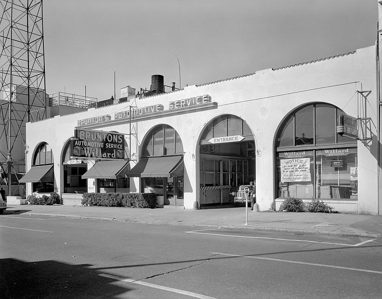 Brunton auto shop on Pine Street